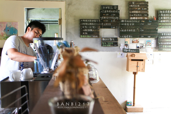 瀰漫咖啡藝文：瀰漫咖啡藝文 看的到海、稻田、藝術、火車的好地方 (花蓮 石梯坪 咖啡館 下午茶)