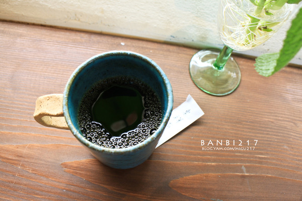 瀰漫咖啡藝文：瀰漫咖啡藝文 看的到海、稻田、藝術、火車的好地方 (花蓮 石梯坪 咖啡館 下午茶)