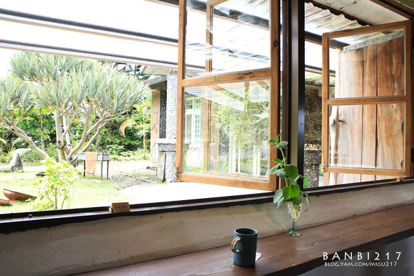 瀰漫咖啡藝文：瀰漫咖啡藝文 看的到海、稻田、藝術、火車的好地方 (花蓮 石梯坪 咖啡館 下午茶)