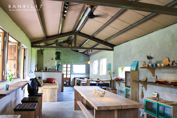 瀰漫咖啡藝文：瀰漫咖啡藝文 看的到海、稻田、藝術、火車的好地方 (花蓮 石梯坪 咖啡館 下午茶)