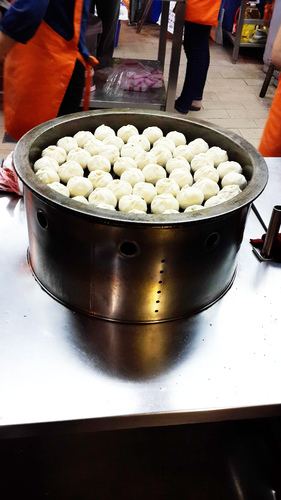 景美上海生煎包：【羽諾食記】景美夜市~大排長龍上海生煎包