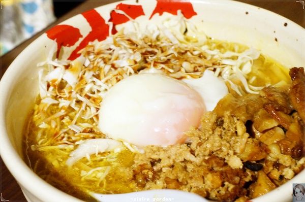 麵屋武藏(忠孝虎嘯店):台北 捷運忠孝敦化 麵屋武藏 虎嘯~好大的焢肉拉麵啊