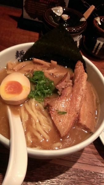 麵屋武藏(忠孝虎嘯店)：【食記】令人銷魂的麵屋武藏-東區虎嘯店