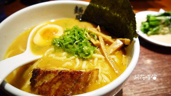 麵屋武藏(忠孝虎嘯店)：【忠孝敦化│日式】超立體版叉燒出現在拉麵裡？超人氣麵屋武臟『虎嘯』店(附menu)