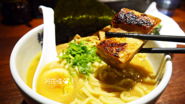 麵屋武藏(忠孝虎嘯店)：【忠孝敦化│日式】超立體版叉燒出現在拉麵裡？超人氣麵屋武臟『虎嘯』店(附menu)