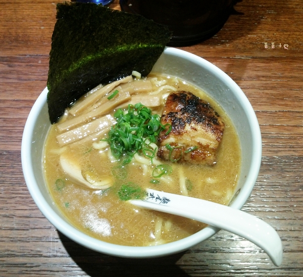 麵屋武藏(忠孝虎嘯店)：[台北大安] 霸氣銷魂的日式拉麵 ♥『麵屋武藏(忠孝虎嘯店)』♥ 增添台式風味叉燒控肉