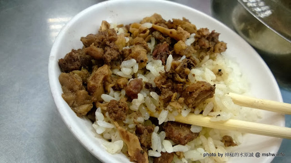 旗哥牛肉湯：【食記】台南北區-馬沙溝旗哥牛肉湯 : 愛吃牛的千萬別錯過! 鮮甜的現煮牛肉湯與牛肉肉燥