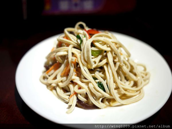 饕鍋:暖胃又暖心的美味鍋物料理。【饕鍋】酸菜白肉&御品大汗鍋體驗