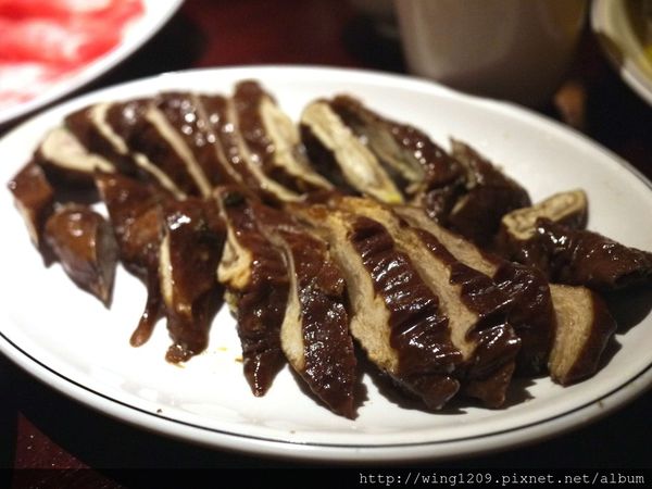 饕鍋:暖胃又暖心的美味鍋物料理。【饕鍋】酸菜白肉&御品大汗鍋體驗