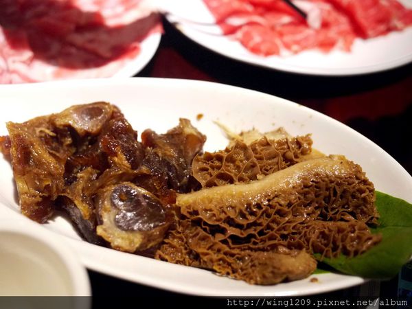 饕鍋:暖胃又暖心的美味鍋物料理。【饕鍋】酸菜白肉&御品大汗鍋體驗