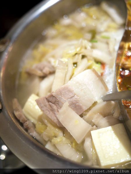 饕鍋:暖胃又暖心的美味鍋物料理。【饕鍋】酸菜白肉&御品大汗鍋體驗