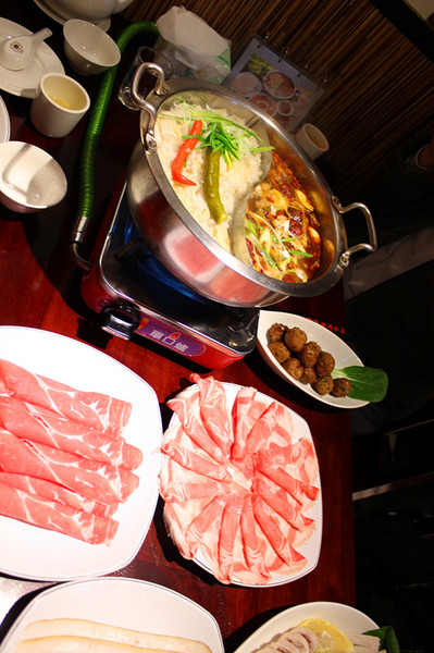 饕鍋：[台北]越吃會上癮的麻辣鍋 in饕鍋