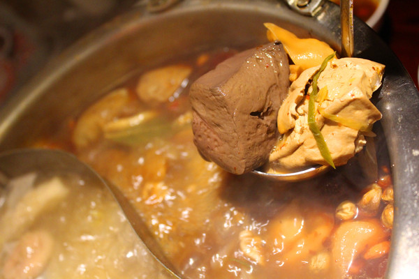 饕鍋：[台北]越吃會上癮的麻辣鍋 in饕鍋