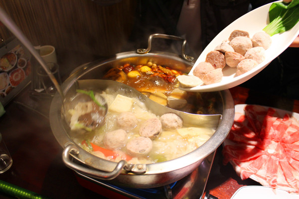饕鍋：[台北]越吃會上癮的麻辣鍋 in饕鍋