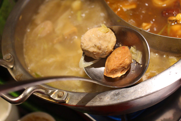 饕鍋：[台北]越吃會上癮的麻辣鍋 in饕鍋