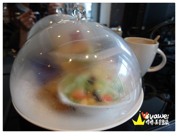 in% HAIR&CAFE:台北萬華區|全台首創!西門町商圈邊用頭髮邊享用美食『in% Hair Salon & Cafe』 女生染髮 男生剪髮 下午茶 早午餐 推薦