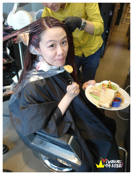 in% HAIR&CAFE:台北萬華區|全台首創!西門町商圈邊用頭髮邊享用美食『in% Hair Salon & Cafe』 女生染髮 男生剪髮 下午茶 早午餐 推薦