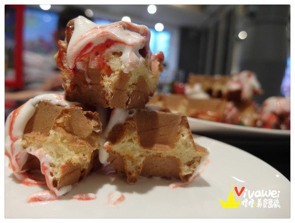 in% HAIR&CAFE:台北萬華區|全台首創!西門町商圈邊用頭髮邊享用美食『in% Hair Salon & Cafe』 女生染髮 男生剪髮 下午茶 早午餐 推薦