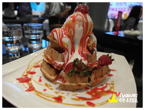 in% HAIR&CAFE:台北萬華區|全台首創!西門町商圈邊用頭髮邊享用美食『in% Hair Salon & Cafe』 女生染髮 男生剪髮 下午茶 早午餐 推薦