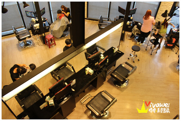 in% HAIR&CAFE:台北萬華區|全台首創!西門町商圈邊用頭髮邊享用美食『in% Hair Salon & Cafe』 女生染髮 男生剪髮 下午茶 早午餐 推薦