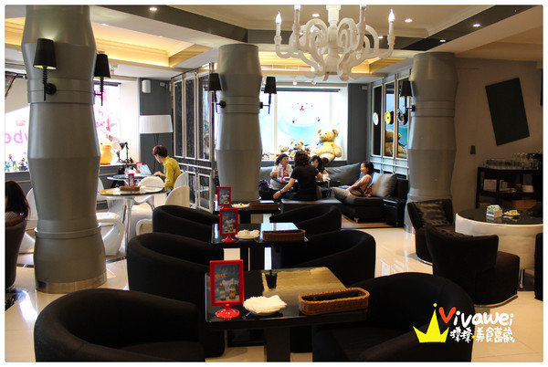 in% HAIR&CAFE:台北萬華區|全台首創!西門町商圈邊用頭髮邊享用美食『in% Hair Salon & Cafe』 女生染髮 男生剪髮 下午茶 早午餐 推薦