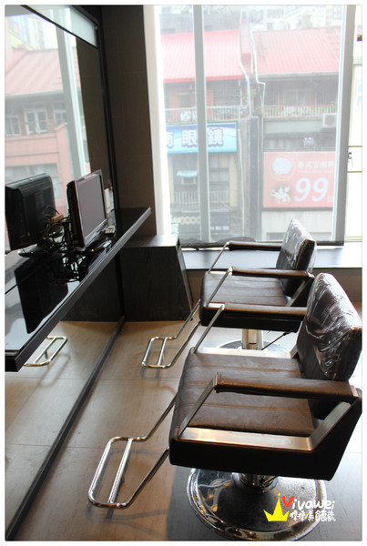 in% HAIR&CAFE:台北萬華區|全台首創!西門町商圈邊用頭髮邊享用美食『in% Hair Salon & Cafe』 女生染髮 男生剪髮 下午茶 早午餐 推薦