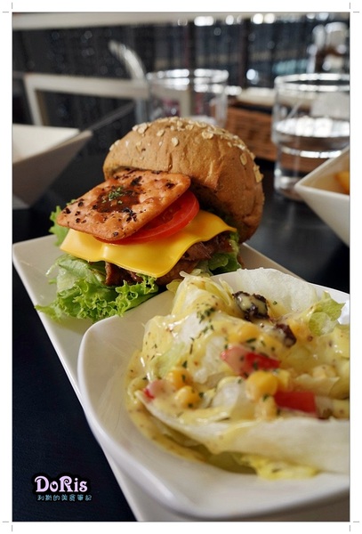 In% Hair Salon & Café：西門町藝人小煜開的早午餐 & Hair Salon店-In％ Hair Salon & Café