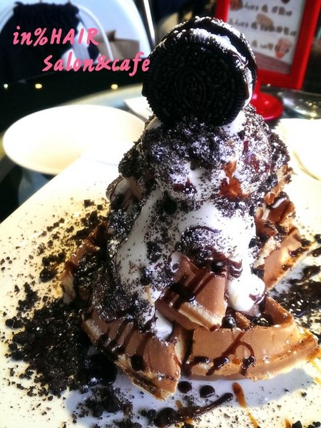 in% HAIR&CAFE:《台北》in% HAIR&CAFE│熱熔熔Oreo超人鬆餅塔❤ @西門站