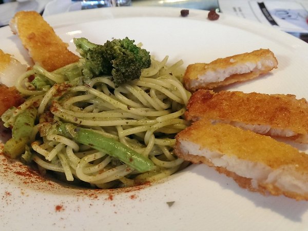 in% HAIR&CAFE:《台北》in% HAIR&CAFE│熱熔熔Oreo超人鬆餅塔❤ @西門站