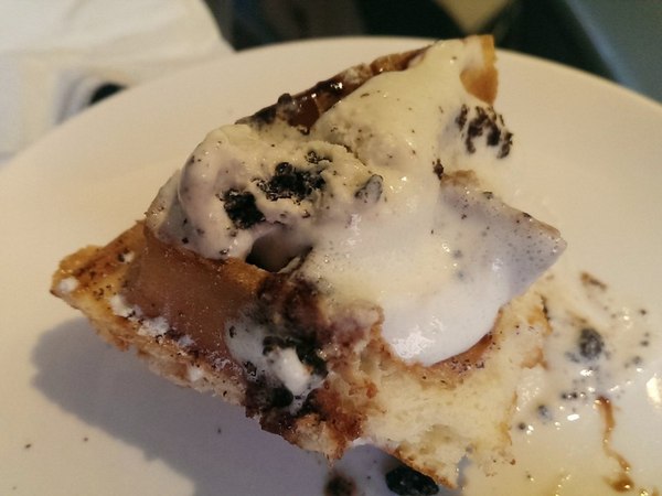 in% HAIR&CAFE:《台北》in% HAIR&CAFE│熱熔熔Oreo超人鬆餅塔❤ @西門站