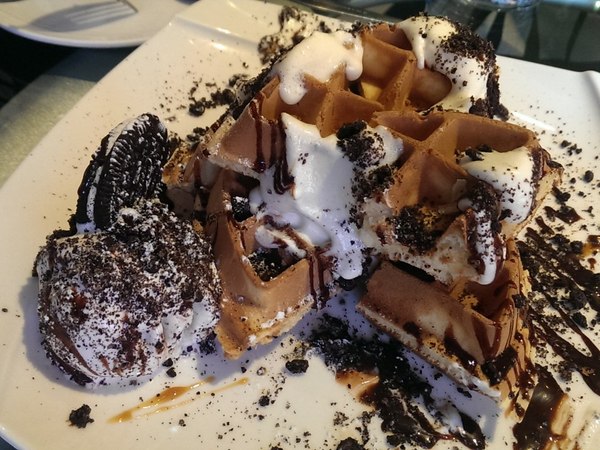 in% HAIR&CAFE:《台北》in% HAIR&CAFE│熱熔熔Oreo超人鬆餅塔❤ @西門站