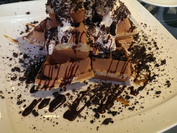 in% HAIR&CAFE:《台北》in% HAIR&CAFE│熱熔熔Oreo超人鬆餅塔❤ @西門站