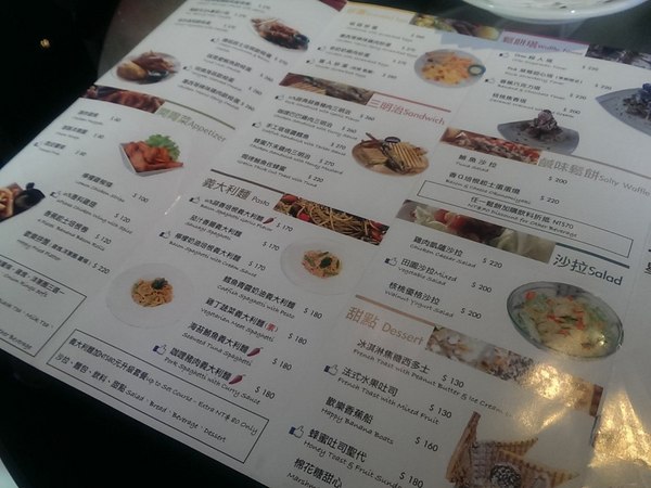 in% HAIR&CAFE:《台北》in% HAIR&CAFE│熱熔熔Oreo超人鬆餅塔❤ @西門站