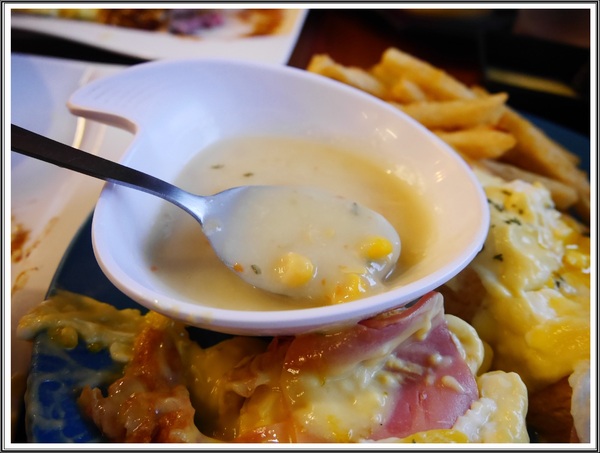 Dundas St.登打士街麵包美式主題餐廳:【淡水】Dundas St.登打士街美式主題餐廳-早午餐、義大利麵、排餐、手工麵包可無限續