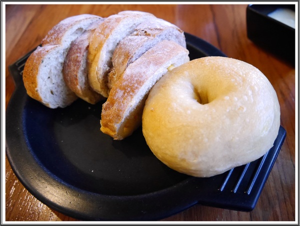 Dundas St.登打士街麵包美式主題餐廳:【淡水】Dundas St.登打士街美式主題餐廳-早午餐、義大利麵、排餐、手工麵包可無限續