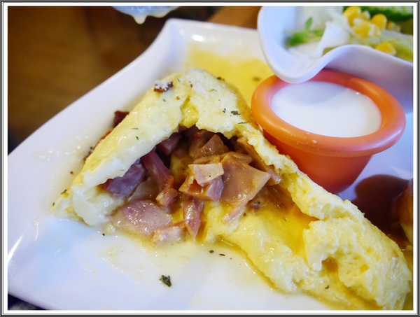 Dundas St.登打士街麵包美式主題餐廳:【淡水】Dundas St.登打士街美式主題餐廳-早午餐、義大利麵、排餐、手工麵包可無限續