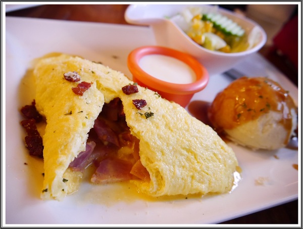 Dundas St.登打士街麵包美式主題餐廳:【淡水】Dundas St.登打士街美式主題餐廳-早午餐、義大利麵、排餐、手工麵包可無限續