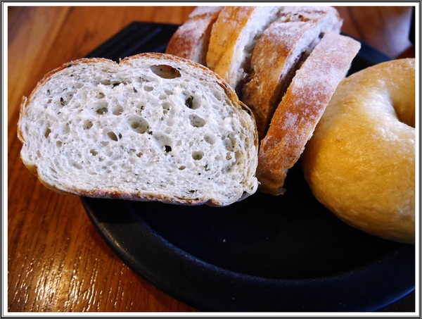 Dundas St.登打士街麵包美式主題餐廳:【淡水】Dundas St.登打士街美式主題餐廳-早午餐、義大利麵、排餐、手工麵包可無限續