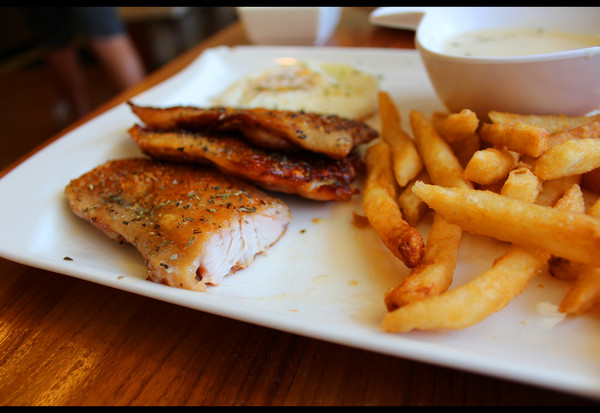 Dundas St.登打士街麵包美式主題餐廳：[淡江隱藏校園美食]手工麵包吃到飽？？？早午餐好便宜阿!!!!!