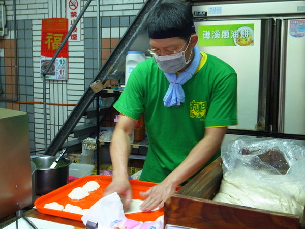 柯氏蔥油餅(原礁溪蔥油餅)：<宜蘭|礁溪>不吃會後悔？？柯氏蔥油餅(原礁溪蔥油餅)