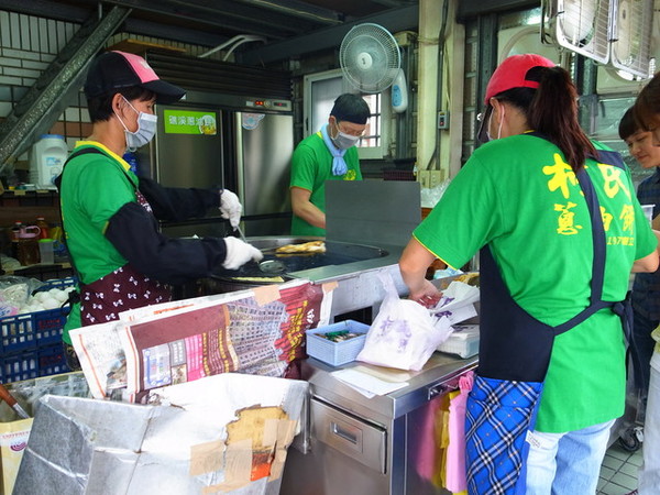 柯氏蔥油餅(原礁溪蔥油餅)：<宜蘭|礁溪>不吃會後悔？？柯氏蔥油餅(原礁溪蔥油餅)