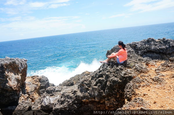 小琉球兩天一夜【戀戀海景離島旅遊】浮潛+BBQ+阿念達小酒吧+花瓶岩+蛤板灣 威尼斯海灘+潮間帶+爆漿黑糖包+魷魚伯母