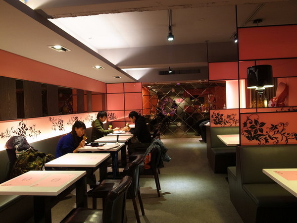 IOU Cafe：<台北|永康街|冰品>冬天吃冰好爽快!!!手作經典霜淇淋~IOU Cafe