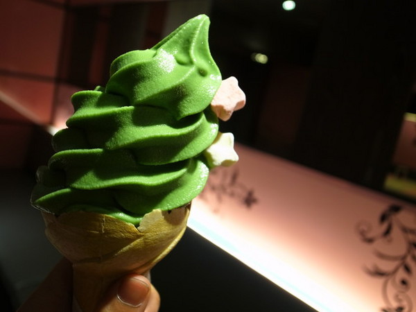 IOU Cafe：<台北|永康街|冰品>冬天吃冰好爽快!!!手作經典霜淇淋~IOU Cafe