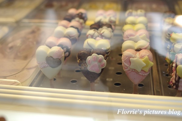 IOU Cafe：口碑券美食之旅~IOU CAFÉ手作冰淇淋店~粉嫩色調的手作冰淇店