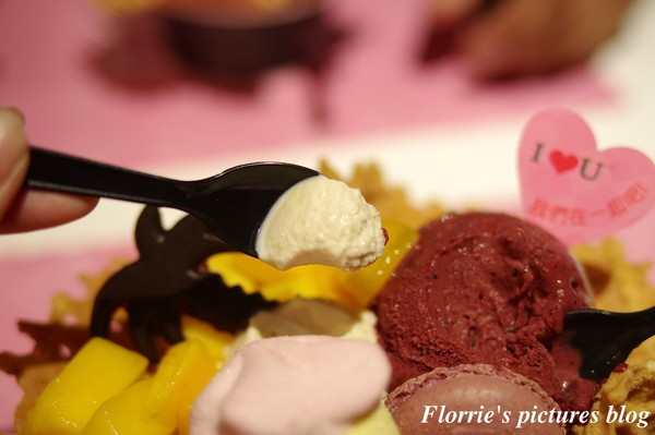 IOU Cafe：口碑券美食之旅~IOU CAFÉ手作冰淇淋店~粉嫩色調的手作冰淇店