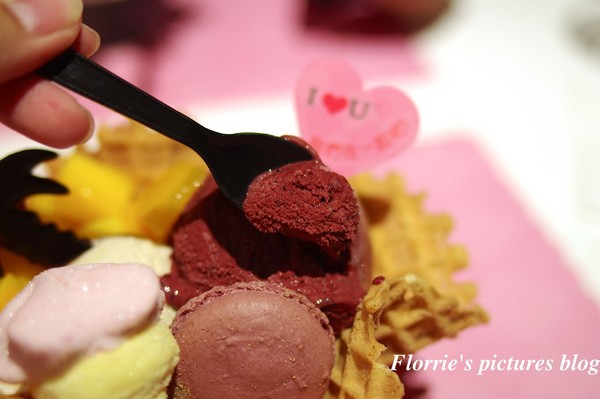 IOU Cafe：口碑券美食之旅~IOU CAFÉ手作冰淇淋店~粉嫩色調的手作冰淇店