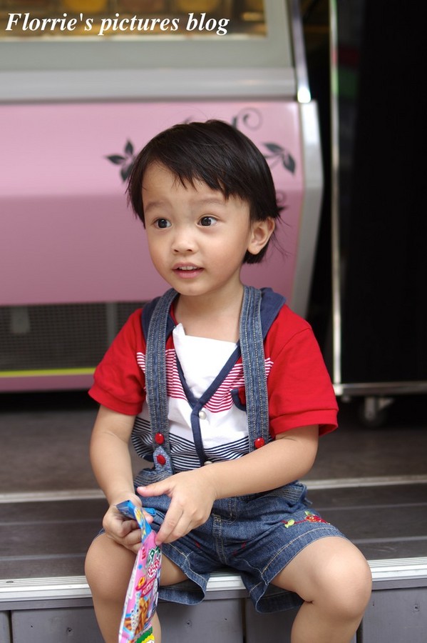 IOU Cafe：口碑券美食之旅~IOU CAFÉ手作冰淇淋店~粉嫩色調的手作冰淇店