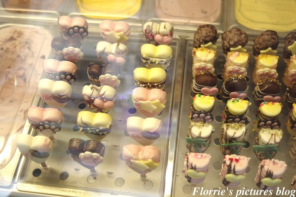 IOU Cafe：口碑券美食之旅~IOU CAFÉ手作冰淇淋店~粉嫩色調的手作冰淇店