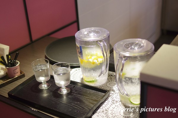 IOU Cafe：口碑券美食之旅~IOU CAFÉ手作冰淇淋店~粉嫩色調的手作冰淇店